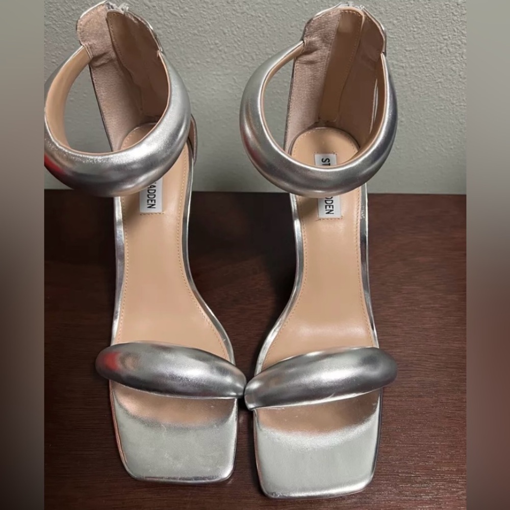 Steven Madden Heels, silver, size 10